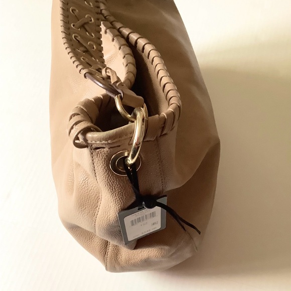 Elegant DKNY Women's Bag - Picture 4 of 10